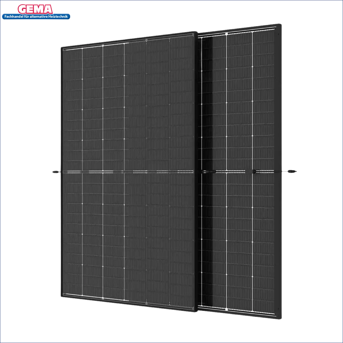 Zwei schwarze Solarmodule für das Warmwasser mit Photovoltaik Heizstab